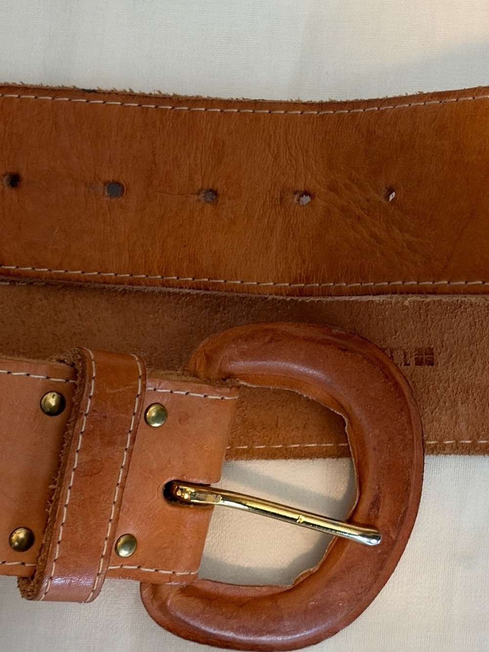 Units Wide Tan Leather Women’s Belt with Rounded Buckle medium - Picture 5 of 6